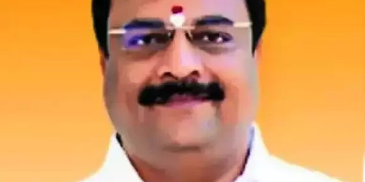 ಮಂಡ್ಯ: ಹೆಸರಿನಲ್ಲಿ ಮಾತ್ರ ಧರ್ಮ. ಸಂಘದಲ್ಲಿ ಬಡವರಿಂದ ಬಡ್ಡಿ ವಸೂಲಿ ಮಾಡುವ ಕೆಲಸ ನಿಮ್ಮದು: ಶಾಸಕ‌ ಸ್ವಾಮಿ