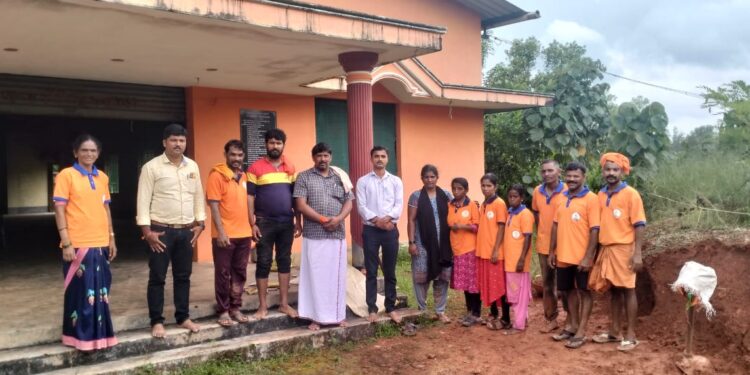 ಬೆಳಿಯೂರುಕಟ್ಟೆ ಸಾರ್ವಜನಿಕ ಶ್ರೀ ಗಣೇಶೋತ್ಸವದ ಪೂರ್ವ ತಯಾರಿಯಲ್ಲಿ ಬಲ್ನಾಡು ಶೌರ್ಯ ವಿಪತ್ತು ನಿರ್ವಹಣಾ ಘಟಕದ ಸದಸ್ಯರು