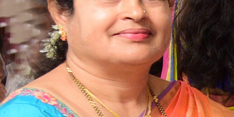 ಬೈಕಿನಿಂದ ರಸ್ತೆಗೆ ಬಿದ್ದು ಗಾಯಗೊಂಡಿದ್ದ ಉಪನ್ಯಾಸಕಿ ಸುನಂದ ಪೂಜಾರಿ ಮೃತ್ಯು.