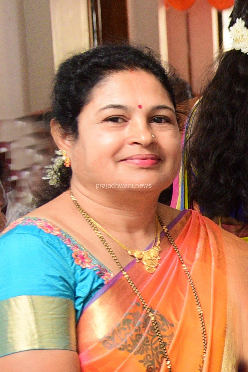 ಬೈಕಿನಿಂದ ರಸ್ತೆಗೆ ಬಿದ್ದು ಗಾಯಗೊಂಡಿದ್ದ ಉಪನ್ಯಾಸಕಿ ಸುನಂದ ಪೂಜಾರಿ ಮೃತ್ಯು.