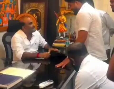 ಉಡುಪಿ ಜಿಲ್ಲಾ ಯುವ ಕಾಂಗ್ರೆಸ್ ಅಂತರಿಕ ಚುನಾವಣೆಗೆ ಶಾಸಕ ಯಶಪಾಲ್ ಸುವರ್ಣ ಬೆಂಬಲ ಕೋರಿದ ಕಾಂಗ್ರೆಸ್ ಜಿಲ್ಲಾಧ್ಯಕ್ಷ!