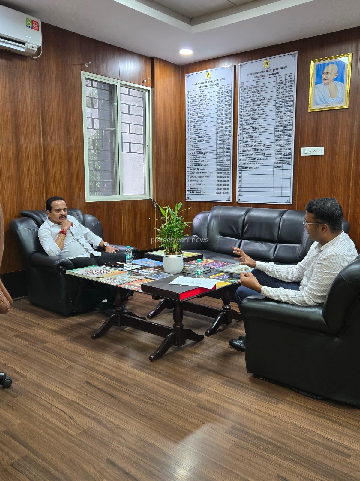 ಪುತ್ತೂರಿನಲ್ಲಿ ಸುಸಜ್ಜಿತ ತಾಲೂಕು ಕ್ರೀಡಾಂಗಣ ನಿರ್ಮಾಣ ಇಲಾಖಾ ಅಧಿಕಾರಿ ಜೊತೆ ಶಾಸಕ ಅಶೋಕ್ ರೈ ಮಾತುಕತೆ