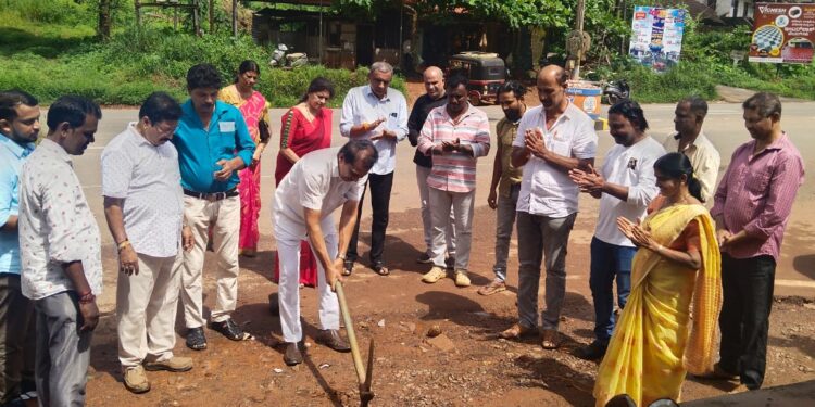 ಕೆಮ್ಮಾಯಿಯಲ್ಲಿ ಪ್ರಯಾಣಿಕರ ತಂಗುದಾಣಕ್ಕೆ ಶಿಲಾನ್ಯಾಸ ಕಾರ್ಯಕ್ರಮ
