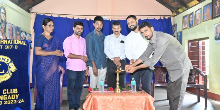 ಪೆರೋಡಿತ್ತಾಯಕಟ್ಟೆ ಶಾಲಾ ಹಳೆ ವಿದ್ಯಾರ್ಥಿ ಸಂಘ ಹಾಗೂ ಲಯನ್ಸ್ ಕ್ಲಬ್ ಬೆಳ್ತಂಗಡಿ ಇವರ ಸಹಯೋಗದಲ್ಲಿ ಮಕ್ಕಳ ಪೋಷಕರಿಗೆ ವಿಶೇಷ ಉಚಿತ ತರಬೇತಿ ಶಿಬಿರ