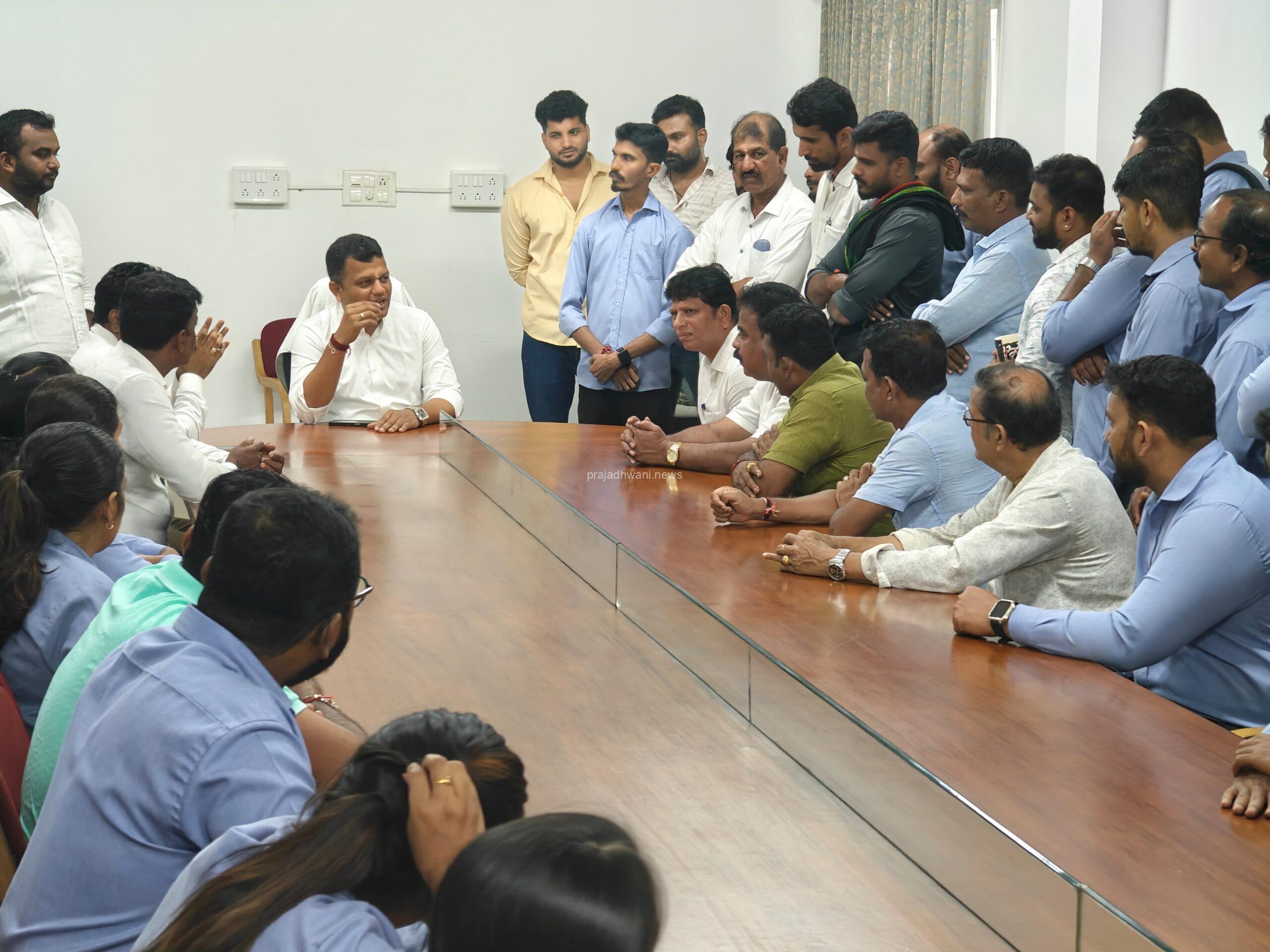 ಸಂಸದ ಕ್ಯಾಪ್ಟನ್ ಬ್ರಿಜೇಶ್ ಚೌಟರನ್ನು ಭೇಟಿ ಮಾಡಿ ಅಭಿನಂದನೆ ಹೇಳಿ ತಮ್ಮ ಸಂತಸವನ್ನು ಹೊರ ಹಾಕಿದ SEZ ನ ನಿರಾಶ್ರಿತರು.