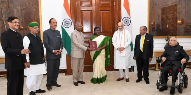 ಒಂದು ರಾಷ್ಟ್ರ ಒಂದು ಚುನಾವಣೆ: ರಾಷ್ಟ್ರಪತಿ ರಾಮನಾಥ್ ಕೋವಿಂದ್ ಅವರ ನೇತೃತ್ವದ ಉನ್ನತ ಮಟ್ಟದ ಸಮಿತಿಯು ಶಿಫಾರಸು ಮೋದಿ ಸಂಪುಟ ಒಪ್ಪಿಗೆ