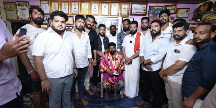 ಈಶ್ವರ್ ಮಲ್ಪೆಯವರಿಗೆ ಪುತ್ತಿಲ ಪರಿವಾರ ಸೇವಾ ಟ್ರಸ್ಟ್ ವತಿಯಿಂದ ರೂ.1 ಲಕ್ಷ ಸಹಾಯಧನದ ಚೆಕ್ ಹಸ್ತಾಂತರ!