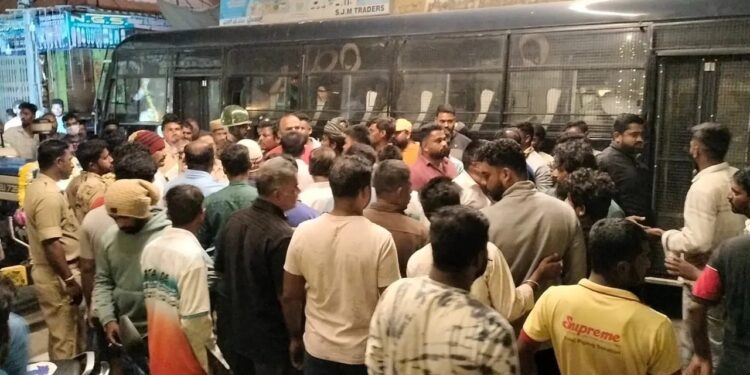 ಮಂಡ್ಯ ನಾಗಮಂಗಲದಲ್ಲಿ ಗಣೇಶ ಮೆರವಣಿಗೆ ವೇಳೆ ಭುಗಿಲೆದ್ದ ಗಲಭೆ: ನಿಷೇಧಾಜ್ಞೆ, ಶಾಲೆ-ಕಾಲೇಜುಗಳಿಗೆ ರಜೆ