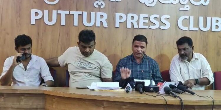 ಸವಣೂರಿನಲ್ಲಿರುವ ಬದ್ರಿಯಾ ಜುಮಾ ಮಸೀದಿಯಲ್ಲಿ ಅನಧಿಕೃತ ಆಡಳಿತ ಮಂಡಳಿ: ಮಸೀದಿಗೆ ಸಂಬಂಧಪಟ್ಟ ಸಾರ್ವಜನಿಕರು ಆರೋಪಿಸಿದ್ದಾರೆ.