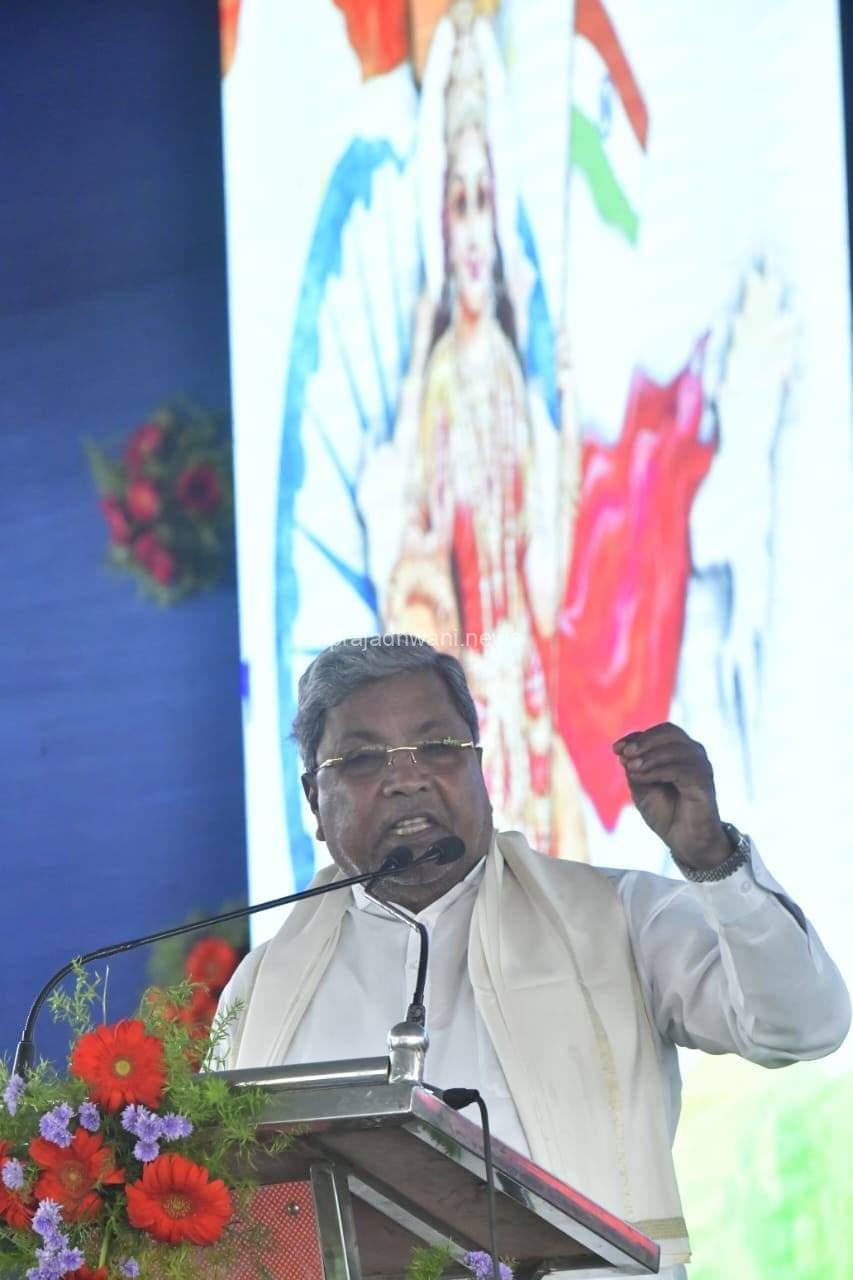 BJP-JDS ನ ಸುಳ್ಳು ಮತ್ತು ಕಪಟ ಷಡ್ಯಂತ್ರಕ್ಕೆ ತಕ್ಕ ಪಾಠ ಕಲಿಸಲು ಸಿದ್ದರಾಗಿ: ಸಿ.ಎಂ.ಸಿದ್ದರಾಮಯ್ಯ ಕರೆ