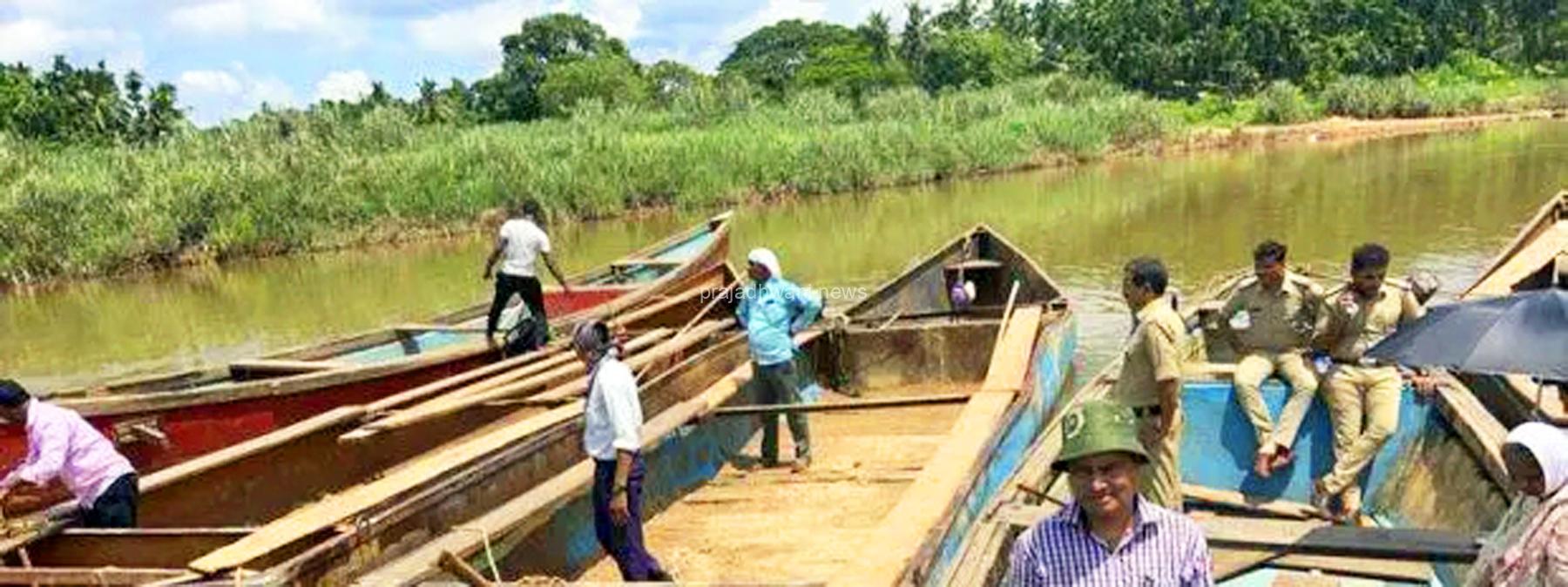 ಬಂಟ್ವಾಳ : ಅಕ್ರಮ ಮರಳು ಅಡ್ಡೆಗೆ ದಾಳಿ.  ಸ್ಥಳದಲ್ಲಿ ಸಿಕ್ಕ 20 ಬೋಟುಗಳು ವಶ!