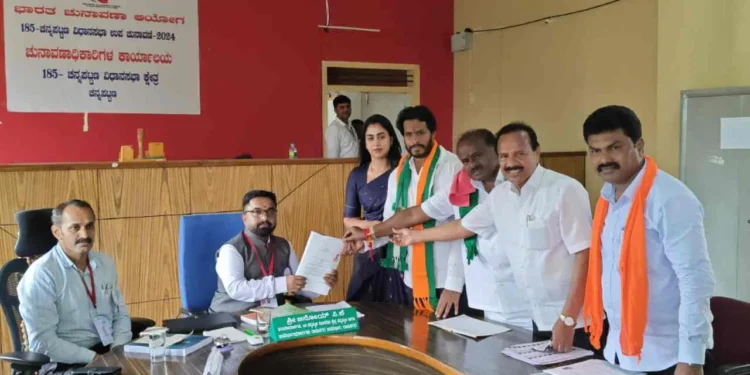 ಚನ್ನಪಟ್ಟಣ ಉಪಚುನಾವಣೆ ‘ಮೈತ್ರಿ’ ಅಭ್ಯರ್ಥಿಯಾಗಿ ನಿಖಿಲ್‌ ಕುಮಾರಸ್ವಾಮಿ ನಾಮಪತ್ರ ಸಲ್ಲಿಕೆ