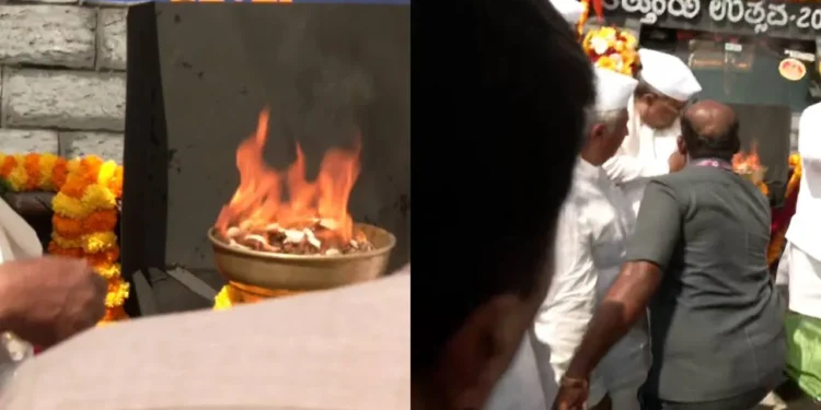 ಬೆಂಗಳೂರು: ಕಿತ್ತೂರು ಉತ್ಸವ ವೇಳೆ ಸಿಎಂ ಸಿದ್ದರಾಮಯ್ಯ ಬಟ್ಟೆಗೆ ತಗುಲಿದ ಬೆಂಕಿ