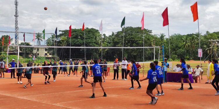 ಪುತ್ತೂರಿನ ತೆಂಕಿಲ ವಿವೇಕಾನಂದ ಅಂಗ್ಲ ಮಾದ್ಯಮ ಶಾಲೆಯ ಕ್ಯಾಂಪಸ್ ನಲ್ಲಿ ವಿದ್ಯಾಭಾರತಿ ರಾಷ್ಟ್ರೀಯ ಮಟ್ಟದ ವಾಲಿಬಾಲ್ ಪಂದ್ಯಾಟ ಆರಂಭ