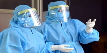 ಬೆಂಗಳೂರು: ಬಿಜೆಪಿ ಸರ್ಕಾರದ ಅವಧಿಯಲ್ಲಿ ಕೋವಿಡ್​ ವೇಳೆ ಪಿಪಿಇ ಕಿಟ್ ಖರೀದಿಯಲ್ಲಿ ಅಕ್ರಮ; ಓರ್ವ ಅಧಿಕಾರಿ ಸಸ್ಪೆಂಡ್