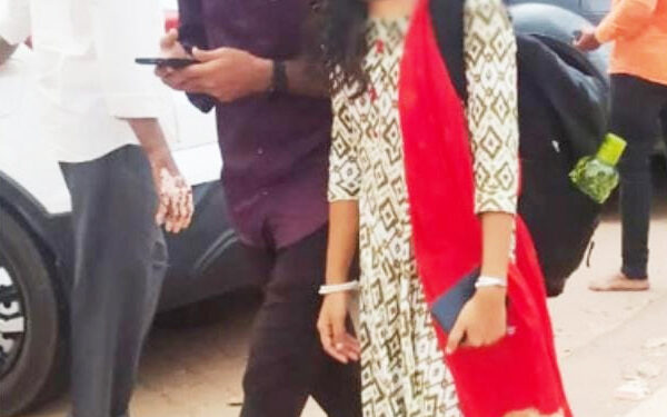 ಸೌತಡ್ಕದಲ್ಲಿ ಅನ್ಯಕೋಮಿನ ಯುವಕನೊಂದಿಗೆ ಹಿಂದೂ ಯುವತಿ ಪತ್ತೆ. ಹಿಂದೂ ಸಂಘಟನೆಯ ಕಾರ್ಯಕರ್ತರಿಂದ ಪೊಲೀಸರಿಗೆ ಮಾಹಿತಿ.