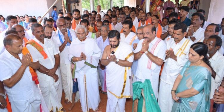 ವಿಟ್ಲ: ವೈದ್ಯನಾಥ ಮಲರಾಯ ಸಪರಿವಾರ ದೈವಗಳ ದೈವಸ್ಥಾನ  (ರಿ),  ಮಲರಾಯ  ಜೇರದಲ್ಲಿ ಡಿಸೆಂಬರ್ 21 ರಿಂದ 25 ರ ವರೆಗೆ ನಡೆಯುವ ದೈವಗಳ ಸಾನಿಧ್ಯಭಿವೃದ್ಧಿ ಬ್ರಹ್ಮಕಲಶಾಭಿಷೇಕದ ಚಪ್ಪರ ಮಹೂರ್ತ ಮತ್ತು ಸಭಾ ಕಾರ್ಯಕ್ರಮ