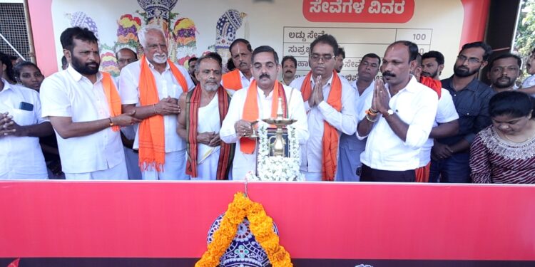 ಪುತ್ತೂರು ಮಹಾತೋಭಾರ ಶ್ರೀ ಮಹಾಲಿಂಗೇಶ್ವರ ದೇವಸ್ಥಾನದ ದೇವರಮಾರು ಗದ್ದೆಯಲ್ಲಿ ಶ್ರೀನಿವಾಸ ಕಲ್ಯಾಣೋತ್ಸವ ಮತ್ತು ಧರ್ಮಸಂಗಮ : ಕಾರ್ಯಲಯ ಉದ್ಘಾಟನೆ