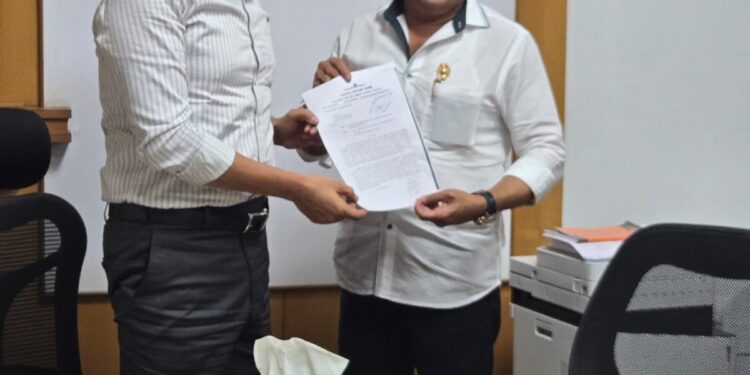 ಶೀಘ್ರದಲ್ಲೇ ಪುತ್ತೂರಿನಲ್ಲಿ ಪ್ರಾರಂಭವಾಗಲಿದೆ ಆಯುಷ್ ಆಸ್ಪತ್ರೆಕಬಕದಲ್ಲಿ ಒಂದೂವರೆ ಎಕ್ರೆ ಜಾಗ ಮಂಜೂರು: ಸರಕಾರಕ್ಕೆ ಮನವಿ ಸಲ್ಲಿಸಿದ ಶಾಸಕ ಅಶೋಕ್ ರೈ