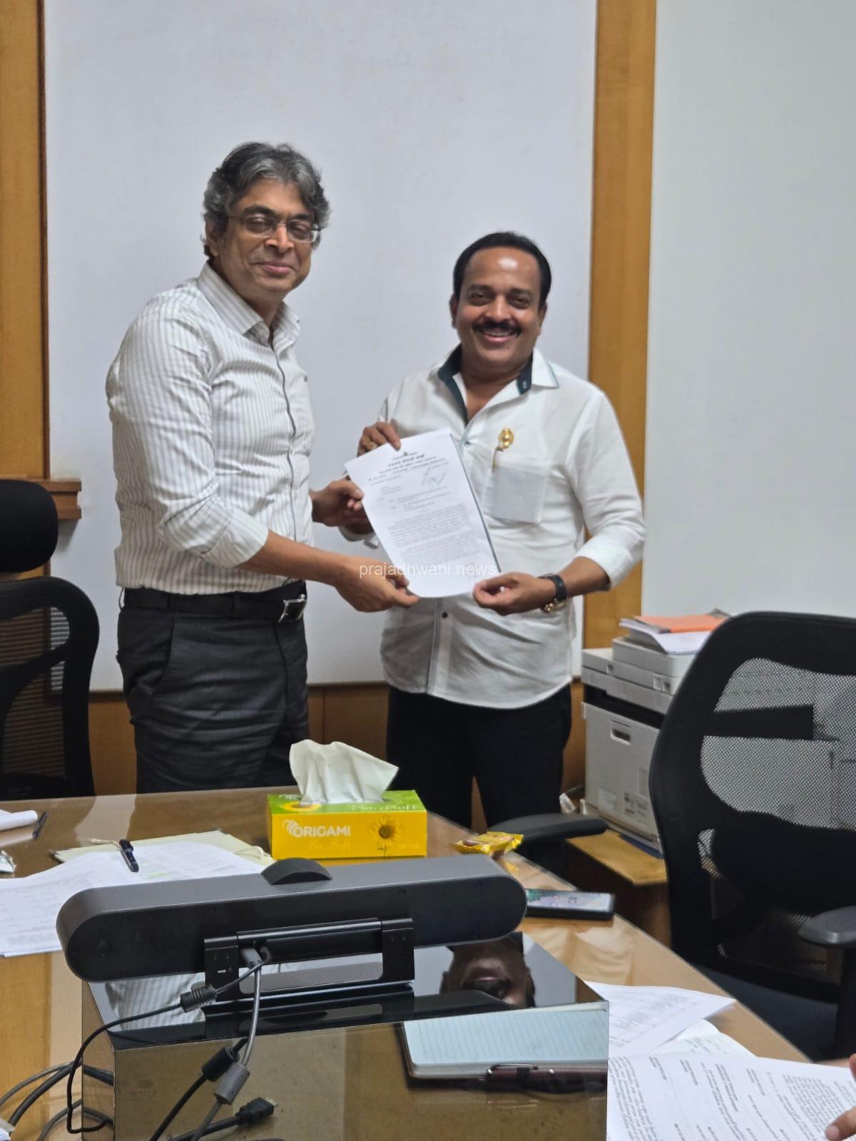 ಶೀಘ್ರದಲ್ಲೇ ಪುತ್ತೂರಿನಲ್ಲಿ ಪ್ರಾರಂಭವಾಗಲಿದೆ ಆಯುಷ್ ಆಸ್ಪತ್ರೆಕಬಕದಲ್ಲಿ ಒಂದೂವರೆ ಎಕ್ರೆ ಜಾಗ ಮಂಜೂರು: ಸರಕಾರಕ್ಕೆ ಮನವಿ ಸಲ್ಲಿಸಿದ ಶಾಸಕ ಅಶೋಕ್ ರೈ