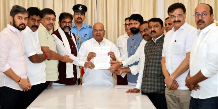 ಬೆಂಗಳೂರು:ಪೋಲಿಸ್ ಅಧಿಕಾರಿಗಳ ವಿರುದ್ಧ ಕ್ರಮಕ್ಕೆ ಗವರ್ನರ್ ಗೆ ಸಿಟಿ ರವಿ ದೂರು.