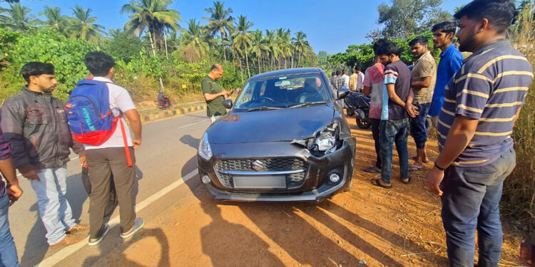 ಕೆಮ್ಮಾಯಿ: ಕಾರು ಬೈಕ್ ಡಿಕ್ಕಿ- ಬೈಕ್ ಸವಾರರಿಬ್ಬರಿಗೆ ಗಾಯ