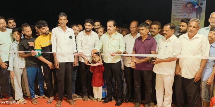 ರೆಂಜದಲ್ಲಿ ನೂತನ ರಿಕ್ಷಾ ತಂಗುದಾನ ಉದ್ಘಾಟನೆ  ಆಟೋ ಚಾಲಕರು, ಸ್ವಚ್ಚತಾ ಕಾರ್ಮಿಕರು ಸಮಾಜದ ಎರಡು ಕಣ್ಣು ಇದ್ದಂತೆ: ಅಶೋಕ್ ರೈ