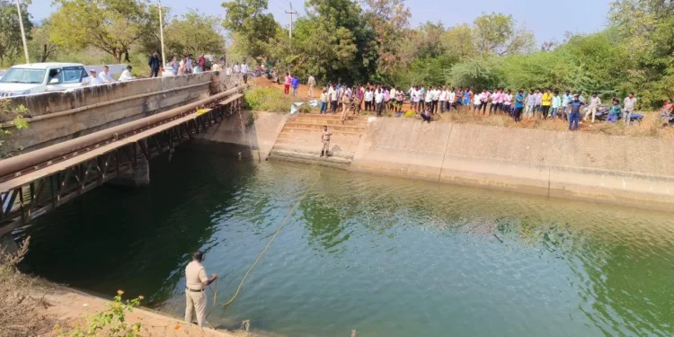 ಮಕ್ಕಳನ್ನು ಕಾಲುವೆಗೆ ಎಸೆದು ಆತ್ಮಹತ್ಯೆಗೆ ಯತ್ನಿಸಿದ್ದ ತಾಯಿ