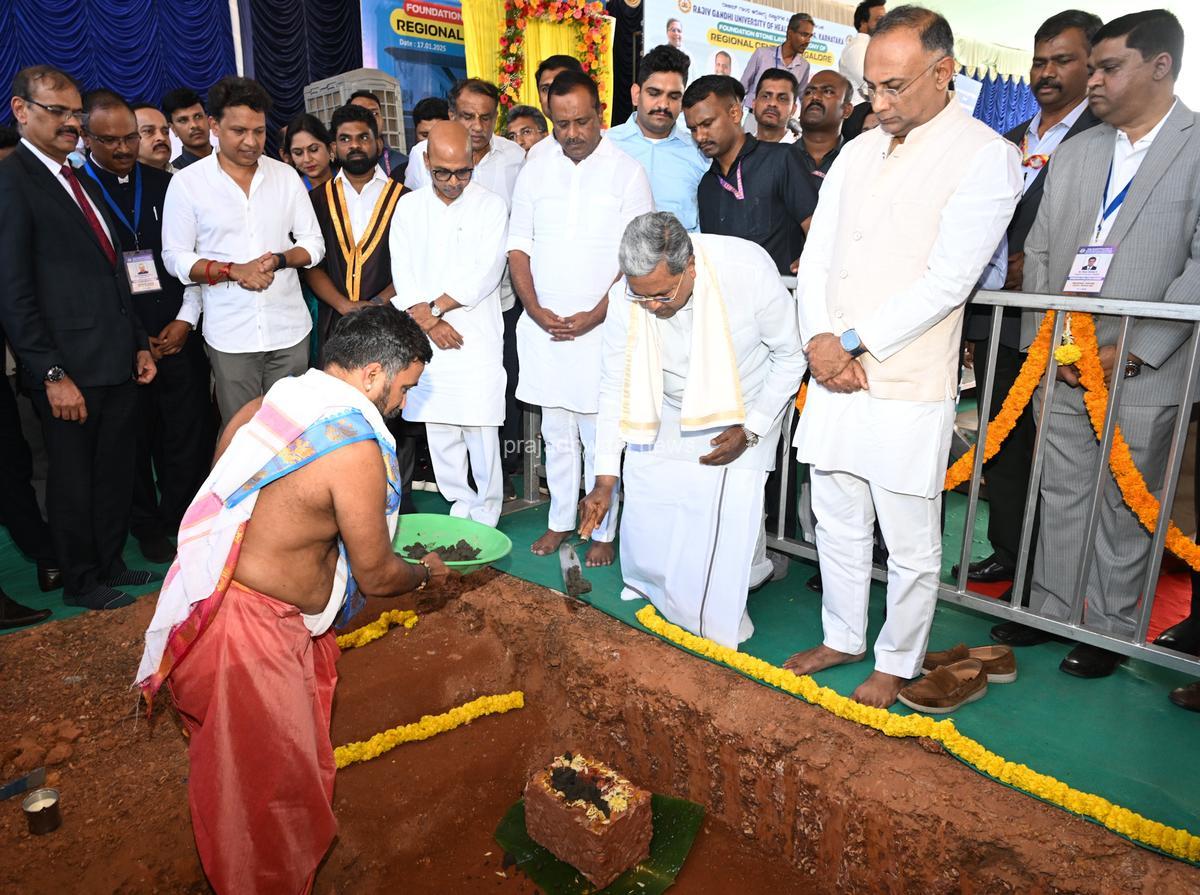 ಜಿಲ್ಲೆಗೊಂದು ಸರಕಾರಿ ವೈದ್ಯಕೀಯ ಕಾಲೇಜು: ದ.ಕ.ಜಿಲ್ಲೆಗೆ ಸರಕಾರಿ ವೈದ್ಯಕೀಯ ಕಾಲೇಜಿನ ಅಗತ್ಯ-ಸಿಎಂ