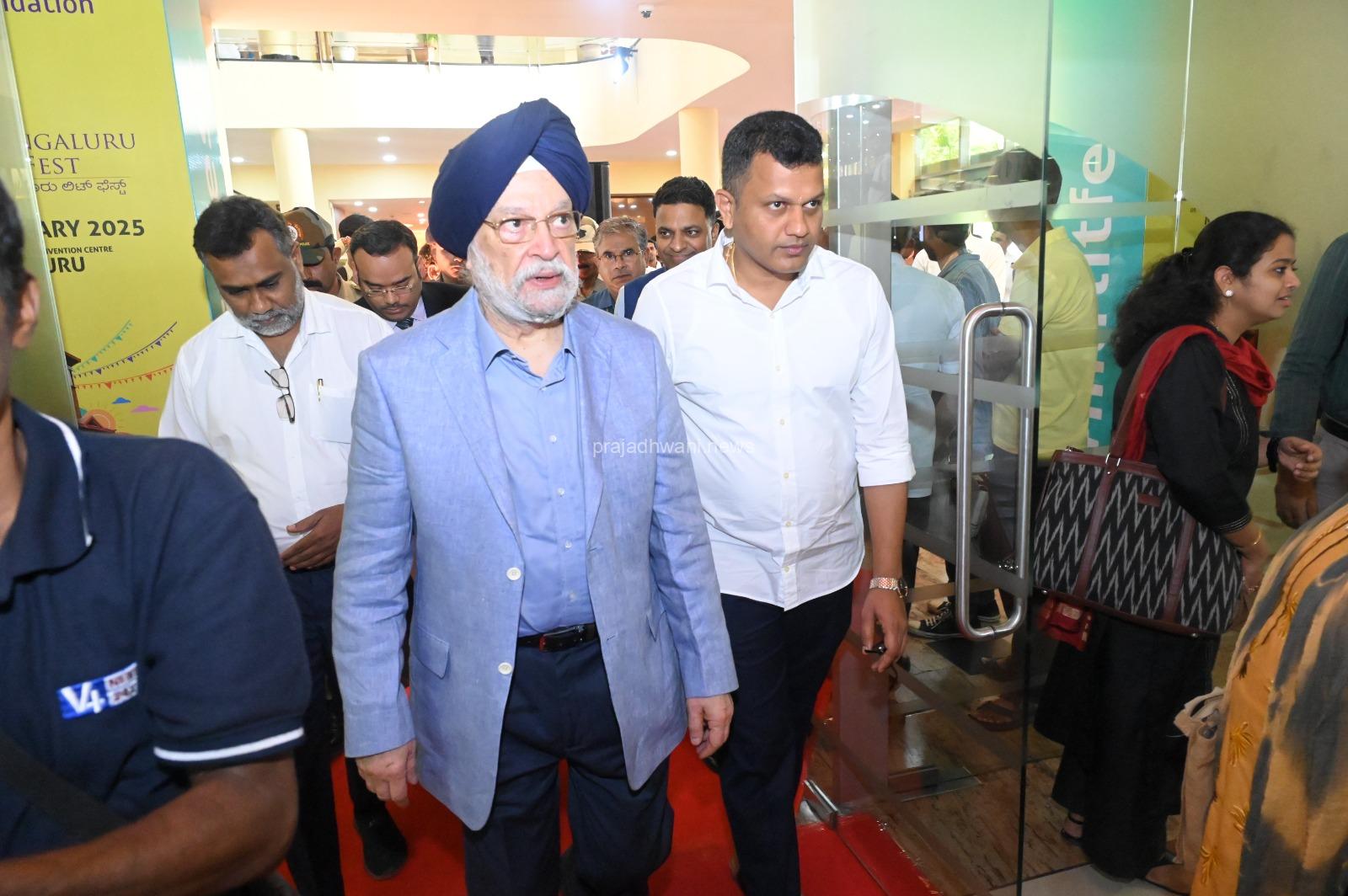 ಮಂಗಳೂರಿನಲ್ಲಿ ಇಂಧನ ಭದ್ರತಾ ಶೃಂಗಸಭೆ ಆಯೋಜಿಸಿ; ನನ್ನ ಪೂರ್ಣ ಬೆಂಬಲವಿದೆ.  ಸಂಸದ ಕ್ಯಾ. ಚೌಟ ಅವರಿಗೆ ಸಲಹೆ ನೀಡಿದ ಪೆಟ್ರೋಲಿಯಂ ಸಚಿವ ಹರ್ದೀಪ್ ಸಿಂಗ್ ಪುರಿ.