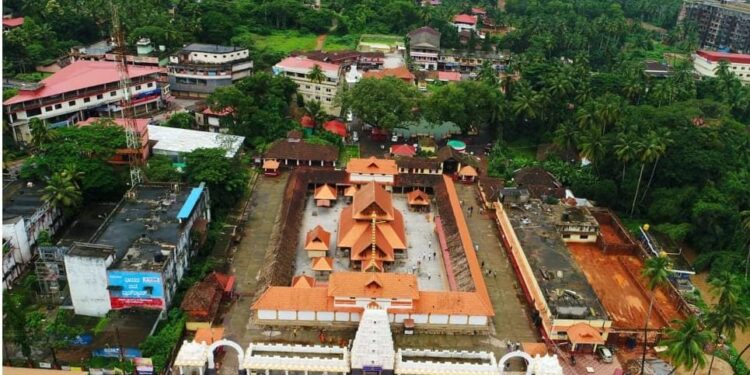 ಪುತ್ತೂರು ಮಹಾಲಿಂಗೇಶ್ವರ ದೇವಸ್ಥಾನದ ಜಾಗದಲ್ಲಿ ಇದ್ದ ಬಾಡಿಗೆ ಮನೆಯ ನಿವಾಸಿಗಳು ಸ್ವಯಂ ಪ್ರೇರಿತರಾಗಿ ತೆರವು