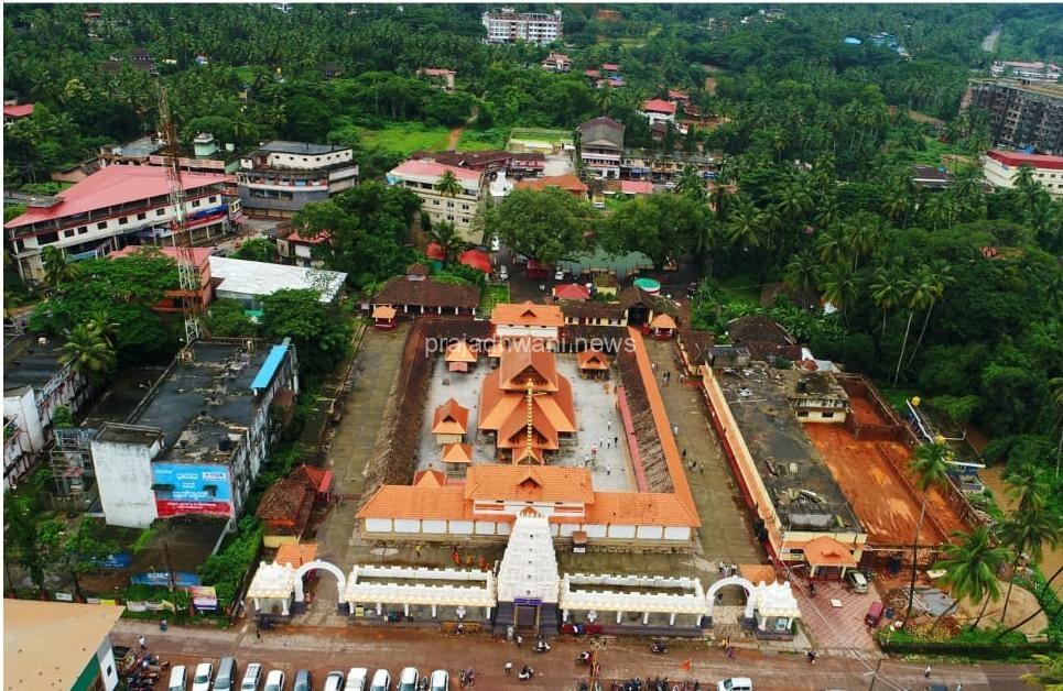 ಪುತ್ತೂರು ಮಹಾಲಿಂಗೇಶ್ವರ ದೇವಸ್ಥಾನದ ಜಾಗದಲ್ಲಿ ಇದ್ದ ಬಾಡಿಗೆ ಮನೆಯ ನಿವಾಸಿಗಳು ಸ್ವಯಂ ಪ್ರೇರಿತರಾಗಿ ತೆರವು