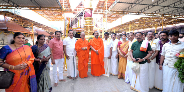 ಮಹಾಲಿಂಗೇಶ್ವರ ದೇವಸ್ಥಾನಕ್ಕೆ ಶ್ರೀ ಆದಿಚುಂಚನಗಿರಿ ಮಹಾಸಂಸ್ಥಾನದ ಪೀಠಾಧಿಪತಿ ಜಗದ್ಗುರು ಡಾ| ಶ್ರೀ ನಿರ್ಮಲಾನಂದನಾಥ ಮಹಾಸ್ವಾಮೀಜಿ ಭೇಟಿ : ಒಕ್ಕಲಿಗ ಸ್ವಸಹಾಯ ಟ್ರಸ್ಟ್ ನ ಸಭಾಭವನ ಉದ್ಘಾಟನೆ