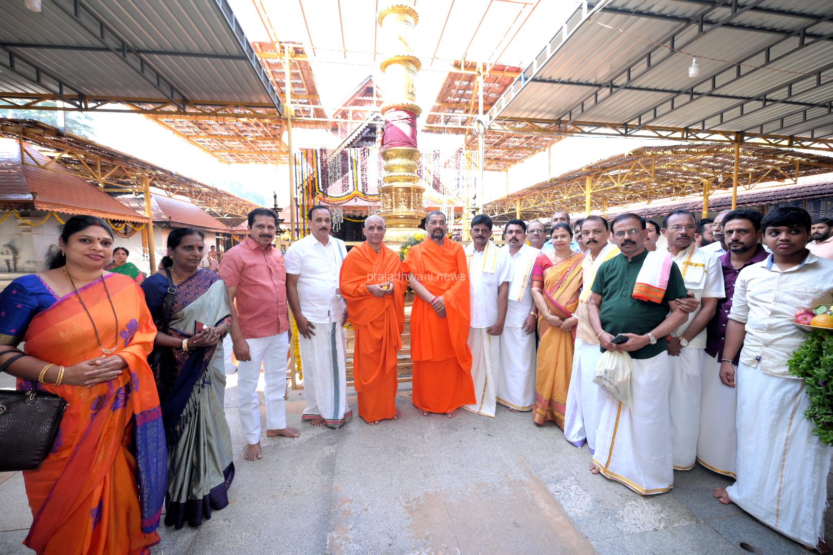 ಮಹಾಲಿಂಗೇಶ್ವರ ದೇವಸ್ಥಾನಕ್ಕೆ ಶ್ರೀ ಆದಿಚುಂಚನಗಿರಿ ಮಹಾಸಂಸ್ಥಾನದ ಪೀಠಾಧಿಪತಿ ಜಗದ್ಗುರು ಡಾ| ಶ್ರೀ ನಿರ್ಮಲಾನಂದನಾಥ ಮಹಾಸ್ವಾಮೀಜಿ ಭೇಟಿ : ಒಕ್ಕಲಿಗ ಸ್ವಸಹಾಯ ಟ್ರಸ್ಟ್ ನ ಸಭಾಭವನ ಉದ್ಘಾಟನೆ