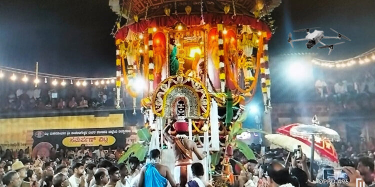 ವಿಟ್ಲ ರಥೋತ್ಸವದ ವೇಳೆ “ಡ್ರೋನ್ ಅವಘಡ”  ಘಟನೆಯಿಂದ  ಪ್ರೊಫೆಷನಲ್ ವಿಡಿಯೋಗ್ರಾಫರ್ ಮತ್ತು ಡ್ರೋನ್ ಆಪರೇಟರ್ಗಳ  ಹೆಸರಿಗೆ ಕಳಂಕ..