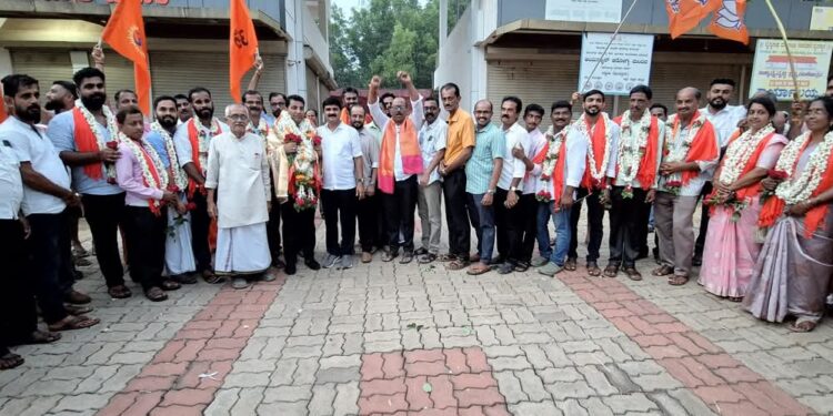 ಇಡ್ಕಿದು ಸೇವಾ ಸಹಕಾರಿ ಸಂಘ ನಿಯಮಿತ; 40 ವರ್ಷಗಳ ಬಳಿಕ ಆಡಳಿತ ಮಂಡಳಿ ಚುನಾವಣೆ ಬಂಡಾಯದ ನಡುವೆಯು ಭರ್ಜರಿ ಜಯಭೇರಿ ಗಳಿಸಿದ ಬಿಜೆಪಿ ಬೆಂಬಲಿತ ಸಹಕಾರಿ ಭಾರತಿ