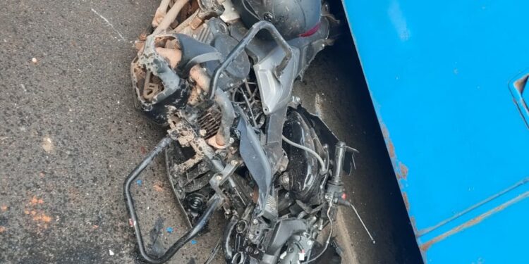 ಪುತ್ತೂರು: ದಾರಂದಕುಕ್ಕು ಕೆಎಸ್ ಆರ್ ಟಿ ಸಿ ಬಸ್ ಮತ್ತು ಬೈಕ್ ನಡುವೆ ಡಿಕ್ಕಿ: ಇಬ್ಬರು ಗಂಭೀರ.!!!