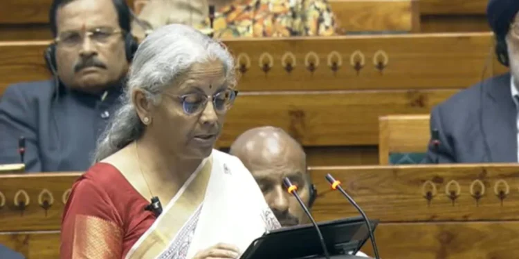 ಕೇಂದ್ರ ಬಜೆಟ್: ಪ್ರತಿ ಜಿಲ್ಲಾ ಆಸ್ಪತ್ರೆಗಳಲ್ಲಿ ಡೇಕೇರ್ ಕ್ಯಾನ್ಸರ್ ಕೇಂದ್ರಗಳನ್ನು ಆರಂಭಿಸುವುದಾಗಿ ಘೋಷಣೆ