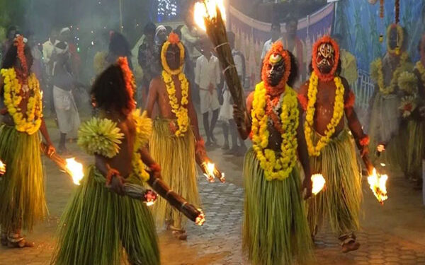 ಬೆಳ್ತಂಗಡಿ ಬರ್ಕಜೆ: ಏಕಕಾಲದಲ್ಲಿ ಒಂಭತ್ತು ಗುಳಿಗ ದೈವಗಳ ನರ್ತನ ಸೇವೆ!