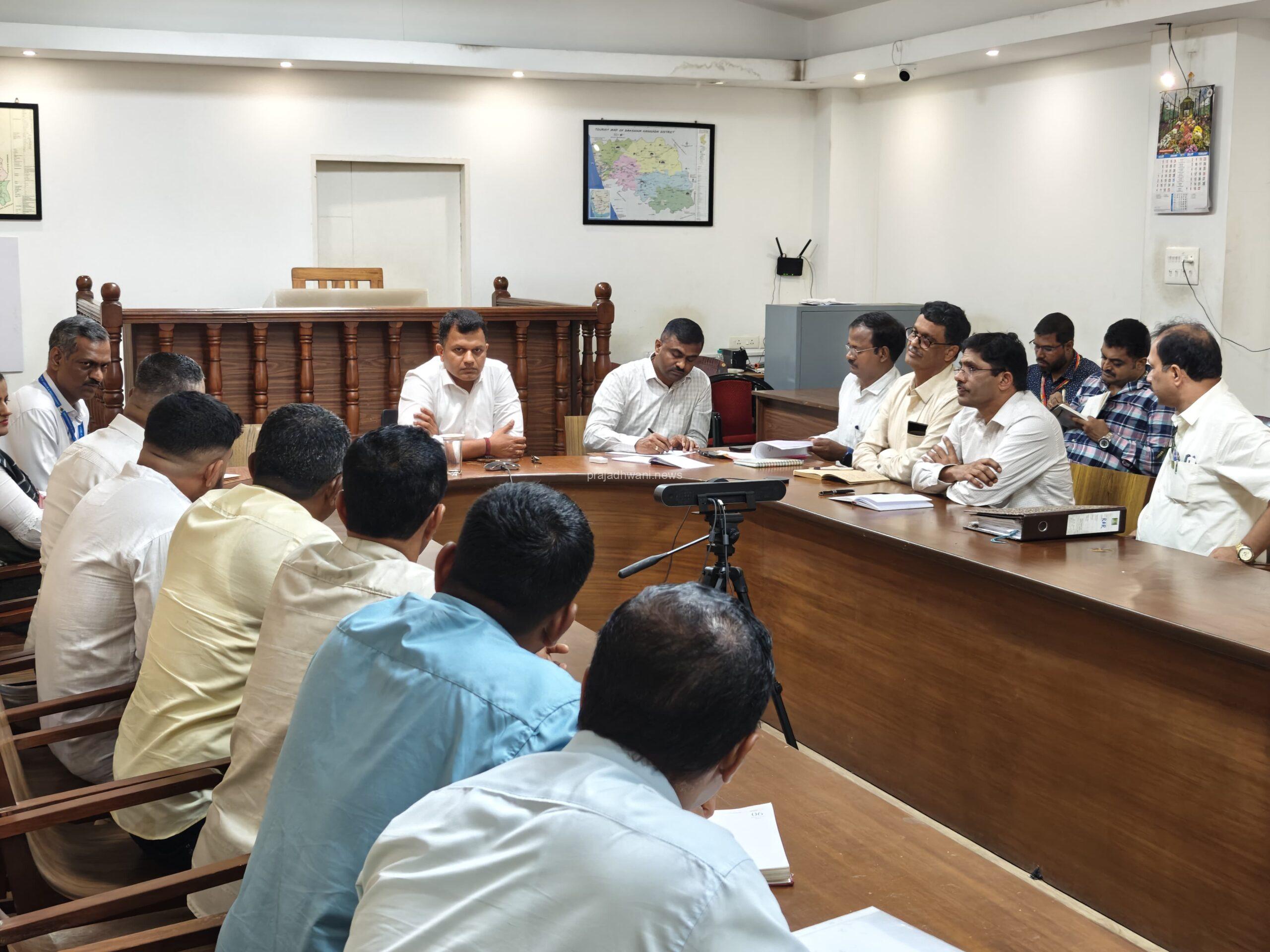 ಎಂಆರ್ಪಿಎಲ್ ಗುತ್ತಿಗೆ ಕಾರ್ಮಿಕರ ಅಹವಾಲು ಆಲಿಸಿದ ಸಂಸದರು: ಕಾರ್ಮಿಕರ ಸಮಸ್ಯೆಗೆ ಶೀಘ್ರದಲ್ಲೇ ಪರಿಹಾರ ಮಾರ್ಗ ಕಂಡುಕೊಳ್ಳಲು ಅಧಿಕಾರಿಗಳಿಗೆ ಸೂಚಿಸಿದ ಕ್ಯಾ. ಚೌಟ