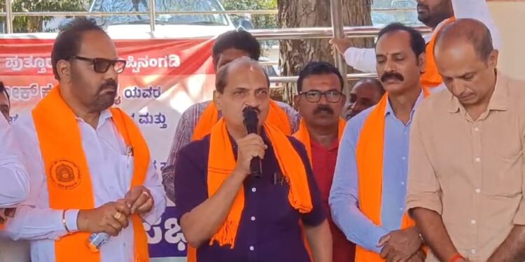 ಪುತ್ತೂರು ಶ್ರೀಮಹಾಲಿಂಗೇಶ್ವರ ದೇವಸ್ಥಾನದ ಅಭಿವೃದ್ಧಿಗೆ ಅಡ್ಡಿ , ಬಿಜೆಪಿ ನಕಲಿ ಹಿಂದುತ್ವವನ್ನು ನಿರಂತರ ವಿರೋಧಿಸಿ-ಎಂ.ಜಿ.ಹೆಗಡೆ.