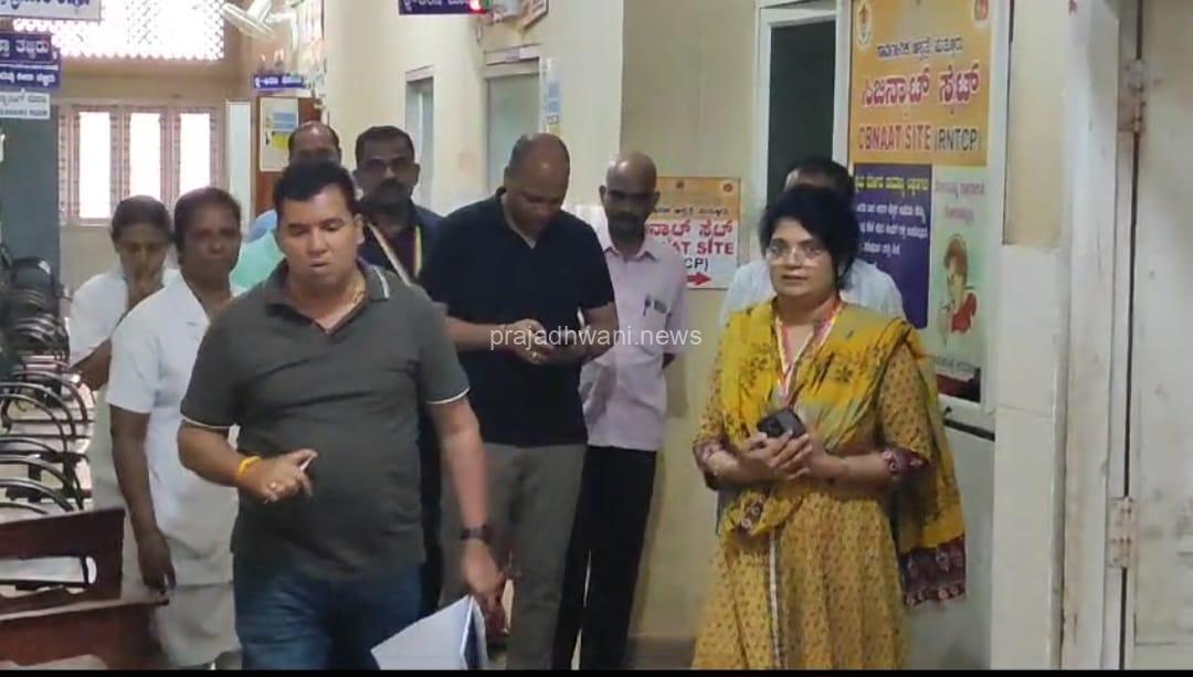 ಪುತ್ತೂರು: ಸರಕಾರಿ ಆಸ್ಪತ್ರೆಗೆ ಪುತ್ತೂರು ತಾಲೂಕು ಹೆಚ್ಚುವರಿ ನಗರಾಭಿವೃದ್ಧಿ ಅಧಿಕಾರಿ ಭೇಟಿ