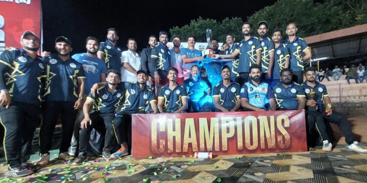 ಪುತ್ತೂರು :ಅಭಿರಾಮ್ ಫ್ರೆಂಡ್ಸ್ ಕ್ಲಬ್ ಆಫಿಸರ್ಸ್ ಚಾಂಪಿಯನ್ ಟ್ರೋಫಿ‌ ಕ್ರಿಕೆಟ್ ಪಂದ್ಯಾಟ- ಚಾಂಪಿಯನ್ ಆಗಿ ಹೊರಹೊಮ್ಮಿದ ಪುತ್ತೂರು ಪ್ರೆಸ್ ಕ್ಲಬ್ ತಂಡ
