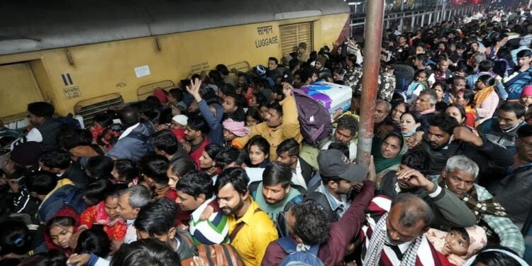 ದೆಹಲಿ: ರೈಲು ನಿಲ್ದಾಣದಲ್ಲಿ ಕಾಲ್ತುಳಿತಕ್ಕೆ 18 ಬಲಿ