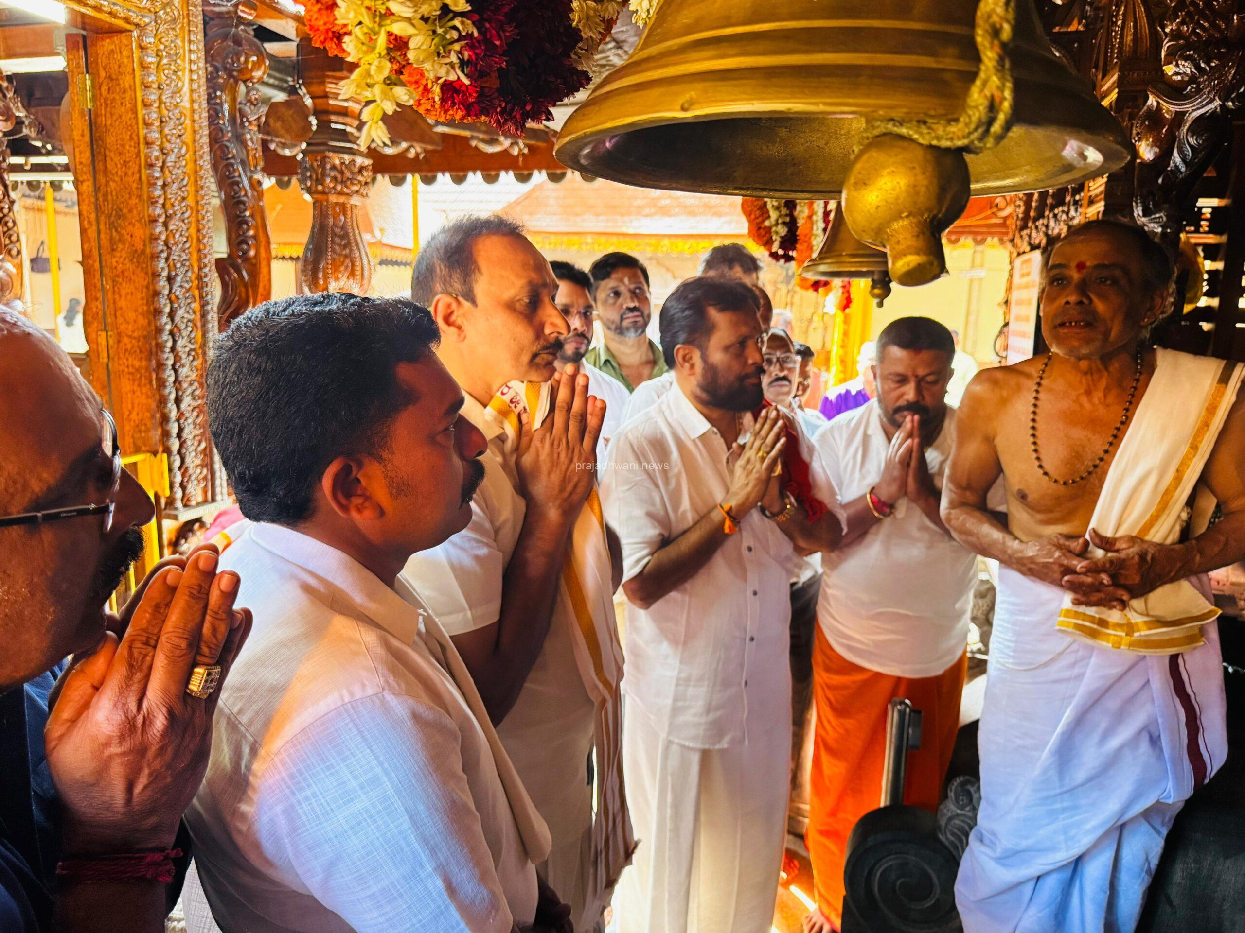 ಪುತ್ತಿಲ ಪರಿವಾರ ಸೇವಾ ಟ್ರಸ್ಟ್ ನೇತೃತ್ವದಲ್ಲಿ ಡಿ.27,28 ಶ್ರೀನಿವಾಸ ಕಲ್ಯಾಣೋತ್ಸವ – ಡಿ.29ಕ್ಕೆ ಉಚಿತ ಸಾಮೂಹಿಕ ವಿವಾಹ : ಪೂರ್ವತಯಾರಿಗೆ ಮೊದಲು ಮಹಾಲಿಂಗೇಶ್ವರ ದೇವಾಲಯದಲ್ಲಿ ವಿಶೇಷ ಪ್ರಾರ್ಥನೆ