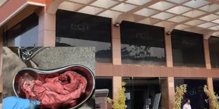 ಸಿಸೇರಿಯನ್ ಬಳಿಕ ಸರ್ಜಿಕಲ್ ಬಟ್ಟೆ ಹೊಟ್ಟೆಯೊಳಗಿಟ್ಟು ಹೊಲಿಗೆ ಹಾಕಿದ ವೈದ್ಯರು! : ಬಾಣಂತಿ ಹೊಟ್ಟೆಯಲ್ಲೇ ಉಳಿದ ಬಟ್ಟೆ- ಪತಿ ಆರೋಪ, ದೂರು