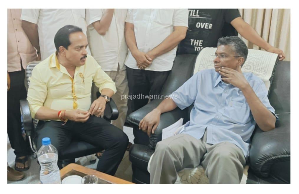 ಪುತ್ತೂರಿಗೆ ಲೋಕೋಪಯೋಗಿ ಸಚಿವ ಸತೀಶ್ ಜಾರಕಿಹೊಳಿ ಭೇಟಿ. ಪುತ್ತೂರು ಕ್ಷೇತ್ರದ ಪಿಡಬ್ಲುಡಿ ರಸ್ತೆಗಳ ಅಭಿವೃದ್ಧಿ ವಿಚಾರ ಚರ್ಚೆ