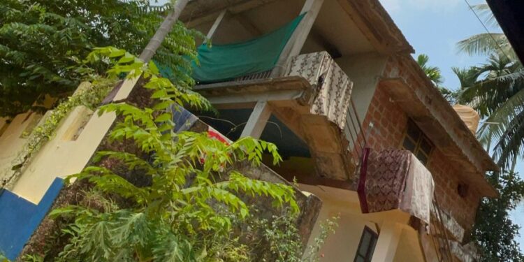 ಅಳಕೆಮಜಲು: ಮಂತ್ರವಾದಿ ಖಾಸಿಂ ಮನೆಯಲ್ಲಿ ಅಮಾವಾಸ್ಯೆಯ ತಡರಾತ್ರಿ ಹಿಂದೂ ಹುಡುಗಿಯರು; ಸ್ಥಳೀಯರಿಂದ ಆಕ್ಷೇಪ-ದೂರು