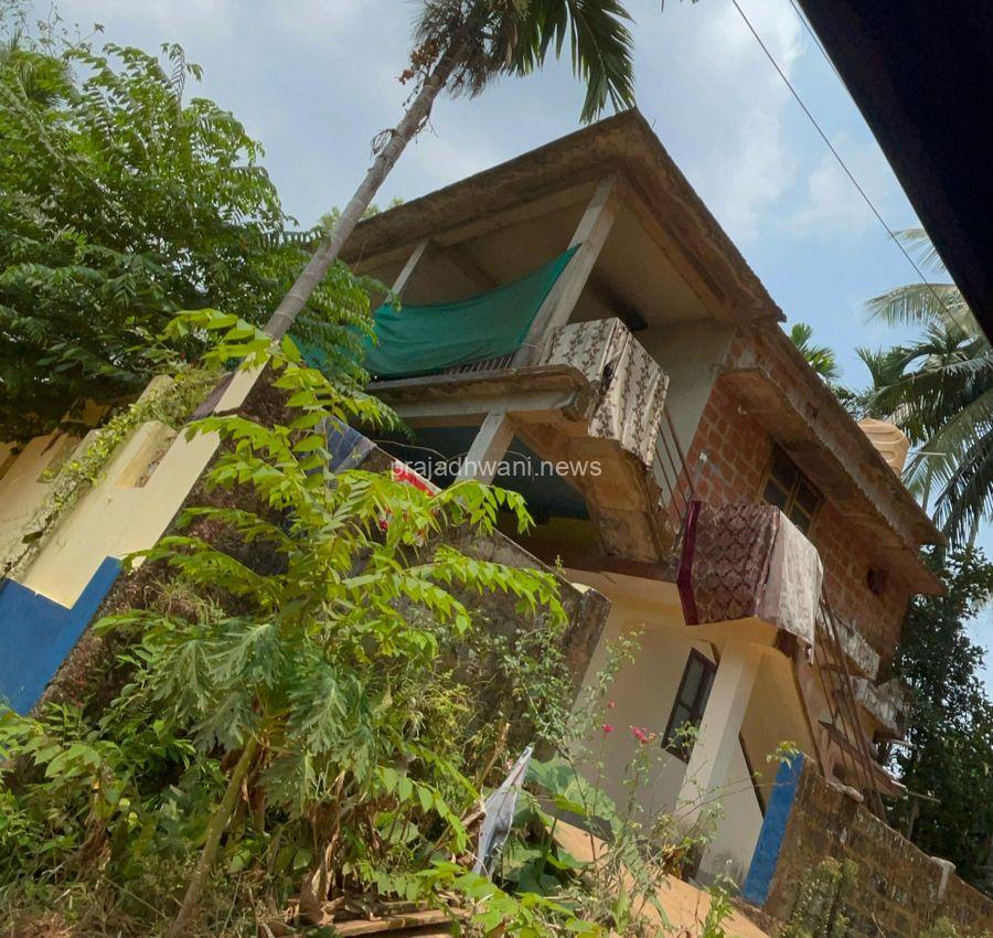 ಅಳಕೆಮಜಲು: ಮಂತ್ರವಾದಿ ಖಾಸಿಂ ಮನೆಯಲ್ಲಿ ಅಮಾವಾಸ್ಯೆಯ ತಡರಾತ್ರಿ ಹಿಂದೂ ಹುಡುಗಿಯರು; ಸ್ಥಳೀಯರಿಂದ ಆಕ್ಷೇಪ-ದೂರು