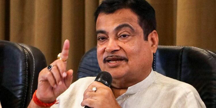 ಜಾತಿ ಬಗ್ಗೆ ಮಾತನಾಡುವ ಯಾರೇ ಆದರೂ ನಾನು ಒದೆಯುತ್ತೇನೆ: ನಿತಿನ್ ಗಡ್ಕರಿ